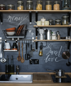 Cuisine avec tableaux à craie 